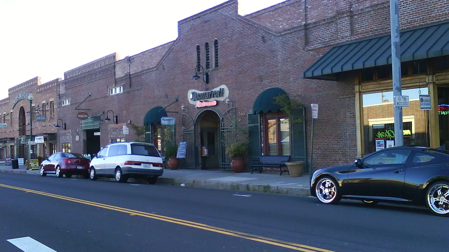 Downtown Lincoln, California streetscape.
